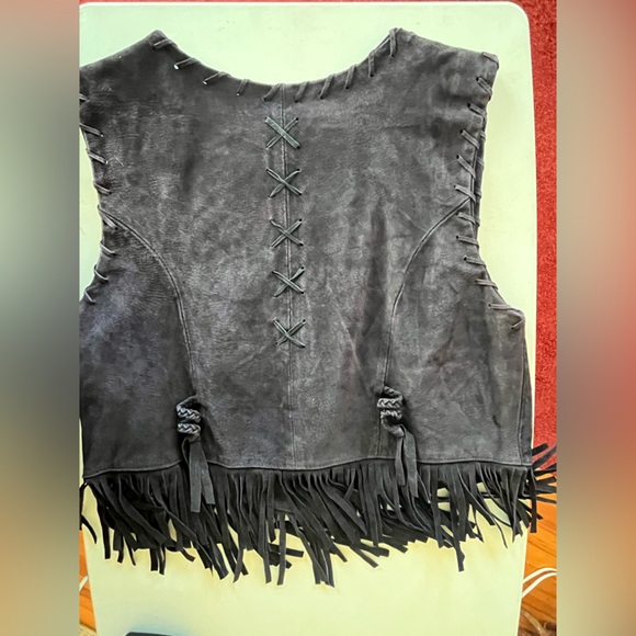 OLE’ Black Fringe Suede Vest - Picture 8 of 10